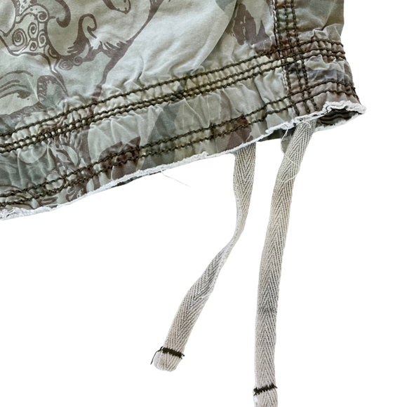 Jet Lag Camo Cargo Shorts Mens 38 Waist Pale Green Floral Print Distress Y2K 90s - Picture 6 of 13